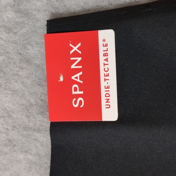 Spanx Undie-tectable black Thong  size XS - Picture 5 of 10
